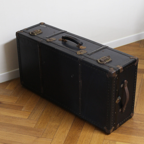 vintage suitcase (L)