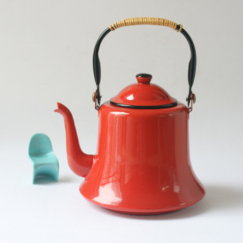 vintage red kettle(JAPAN)