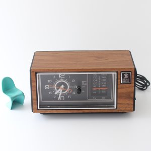 vintage GE clock radio #88