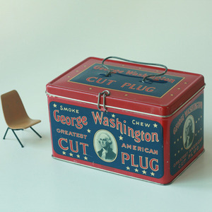             vintage Tin box  