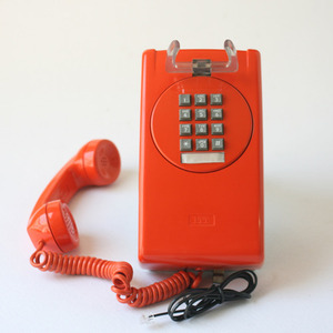vintage orange red button wall phone (메종12월호 촬영)