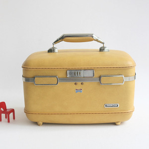 vintage train case(yellow)