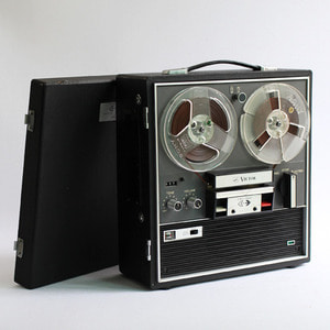 vintage VICTOR tape recorder