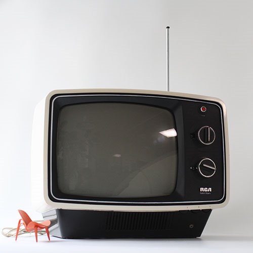 vintage RCA TV 까사에 실린 TV