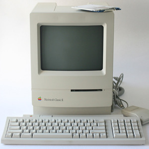 vintage Apple Macintosh Classic 