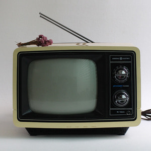 vintage GE color TV